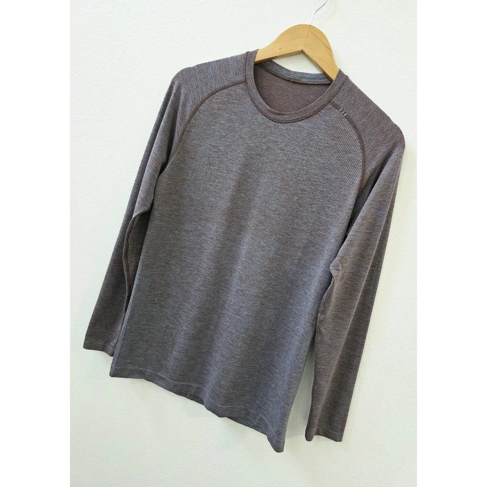 Lululemon Metal Vent Shirt Long Sleeve Men's Size XS Red/ Blue